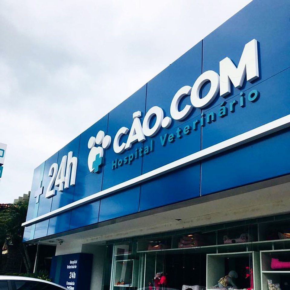 Fachada em ACM Azul veterinario