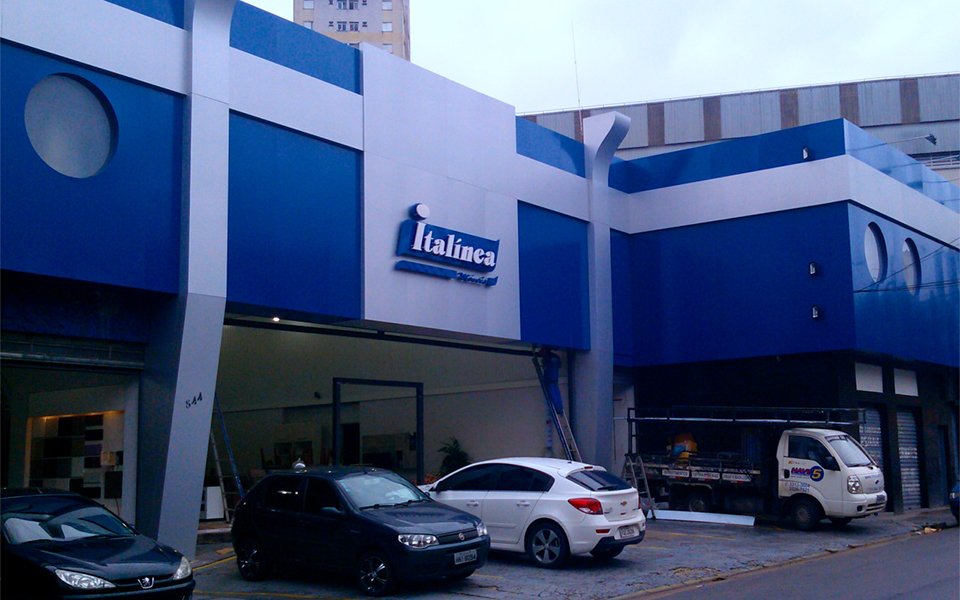 Fachada em ACM Azul italinea