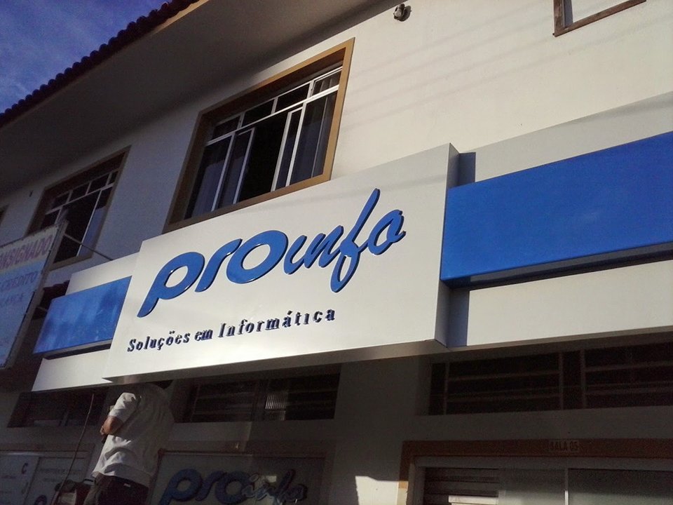 Fachada em acm