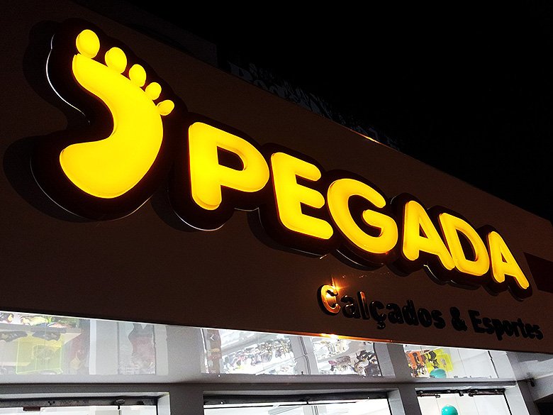 Fachada em ACM com Letra Caixa iluminada com LED