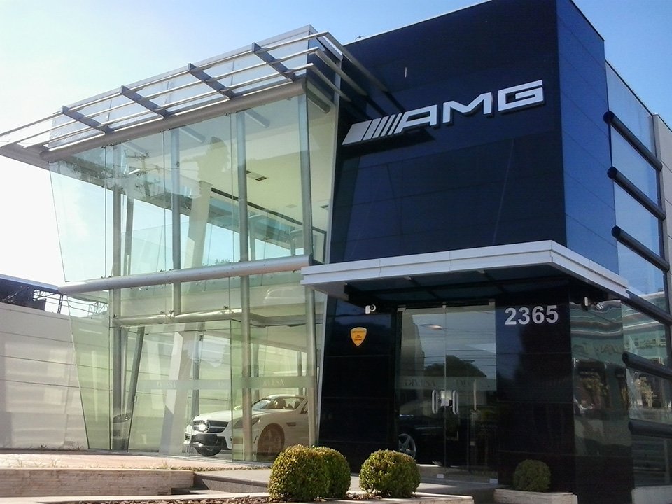 Fachada em ACM Preto