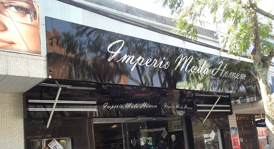 Fachada em ACM Preto