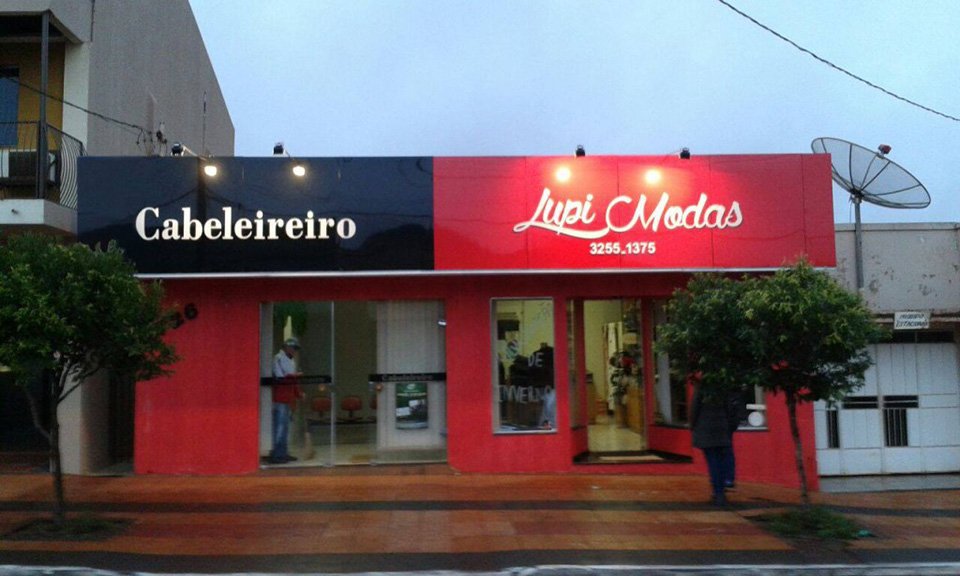 Fachada em ACM Vermelho